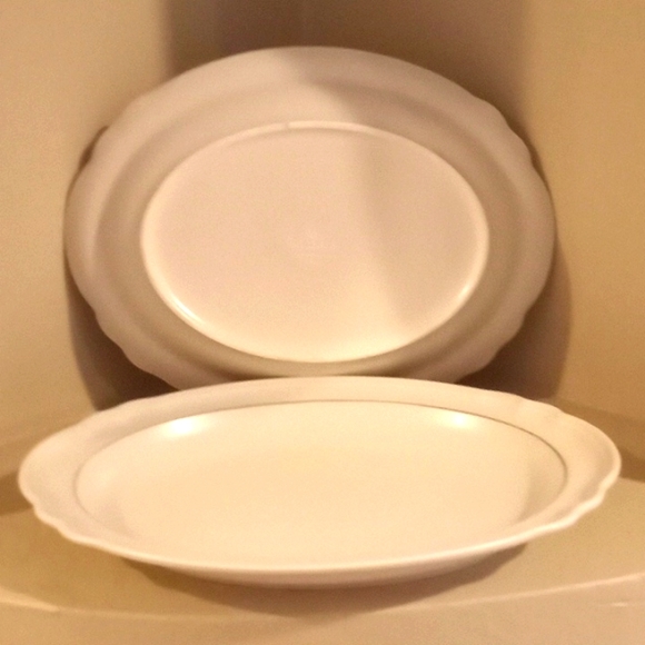 VTG- Pfaltzgraff Silver Heirloom 2 Large Oval Platters - Picture 6 of 10